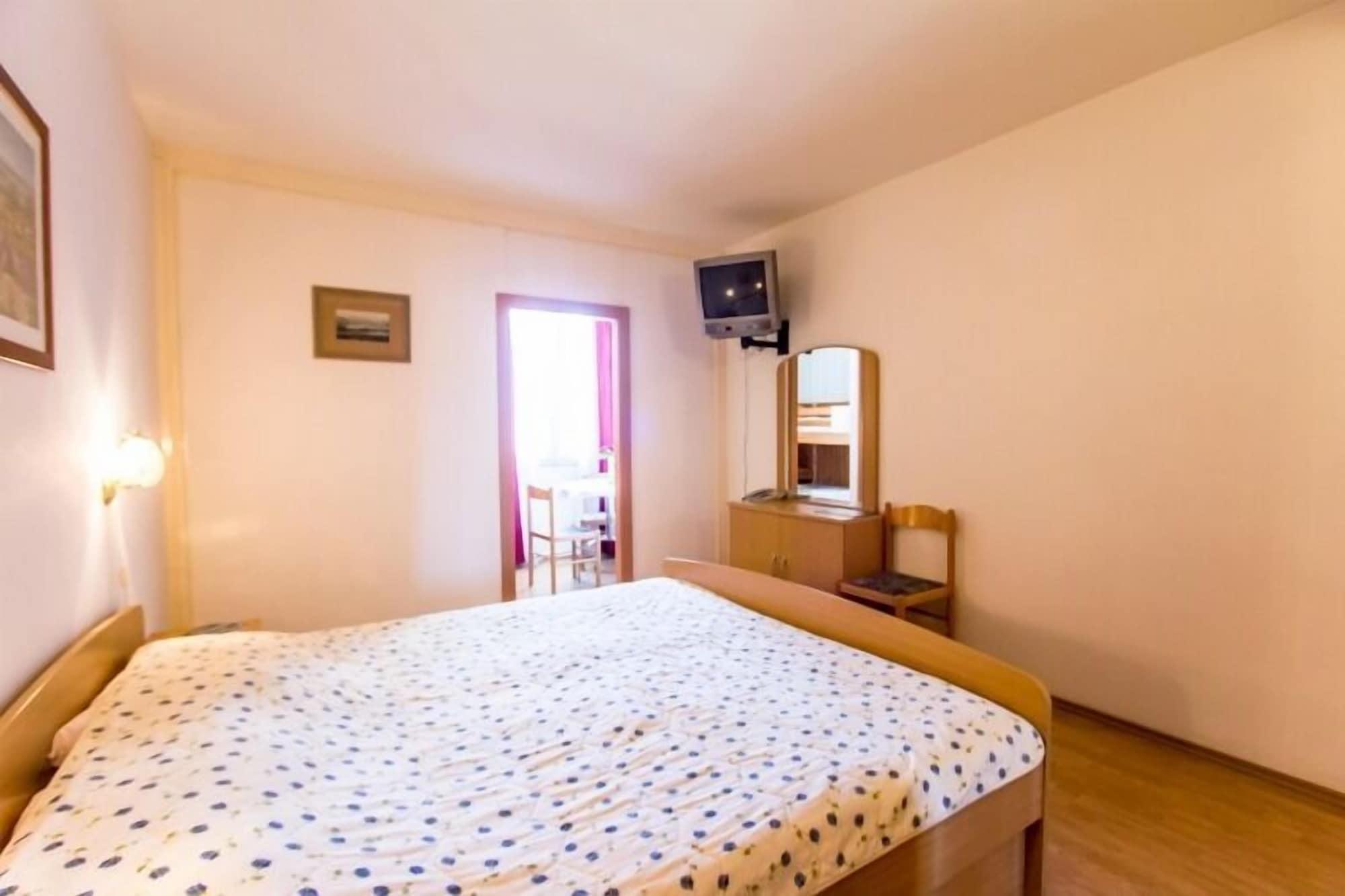 Hotel Omorika Punat Ngoại thất bức ảnh