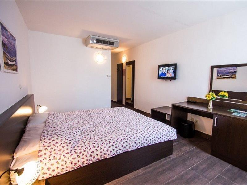 Hotel Omorika Punat Ngoại thất bức ảnh