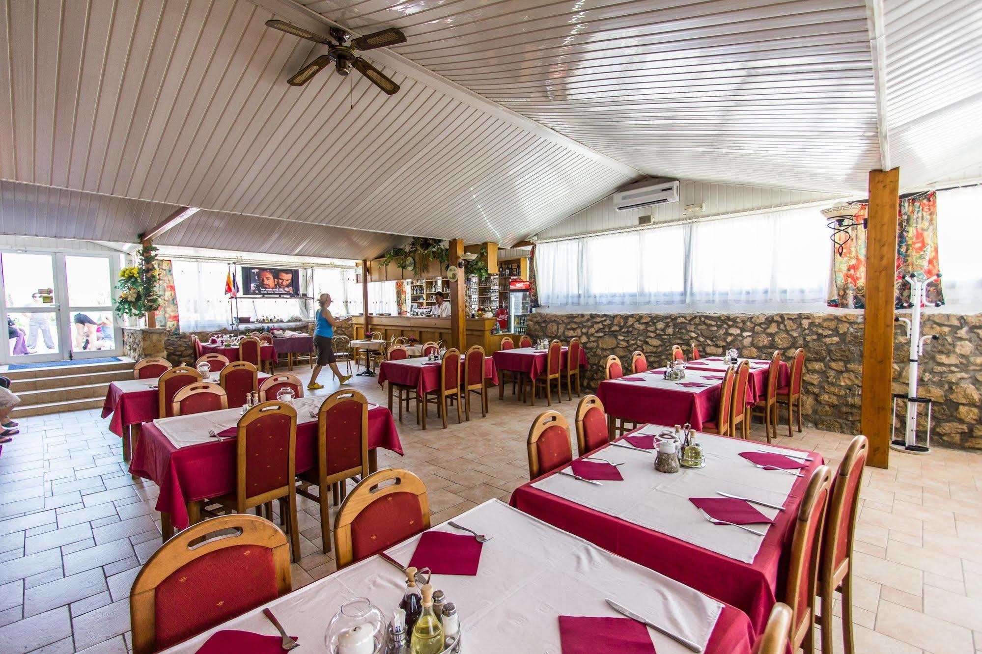 Hotel Omorika Punat Ngoại thất bức ảnh