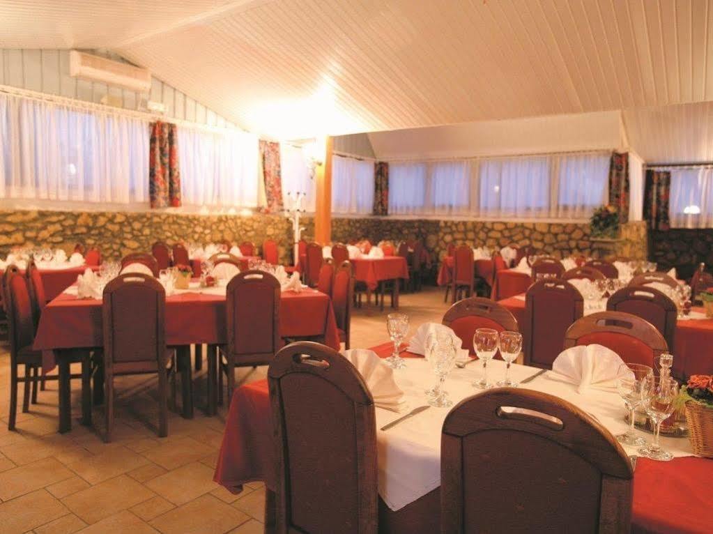 Hotel Omorika Punat Ngoại thất bức ảnh