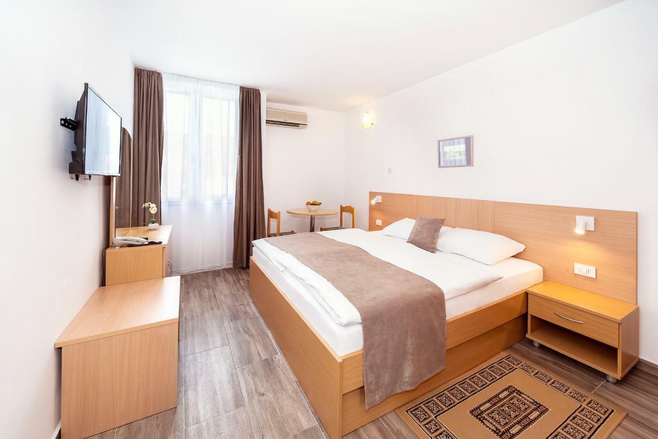 Hotel Omorika Punat Ngoại thất bức ảnh
