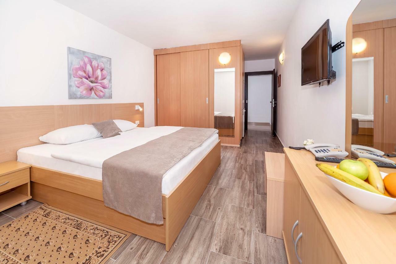 Hotel Omorika Punat Ngoại thất bức ảnh